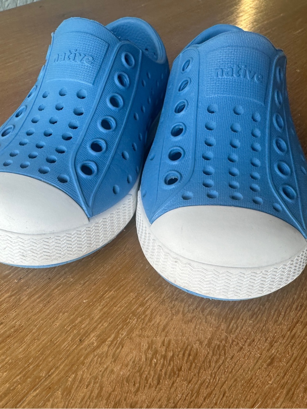 NATIVE Jefferson Sneakers
Toddler Kids size C6 sky blue white EUC - Picture 10 of 13
